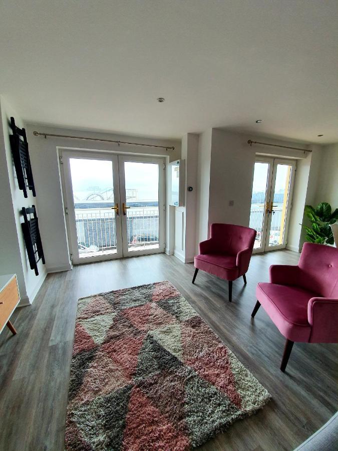 In The Heart Of Portrush - Beautiful Views Apartment Exterior photo