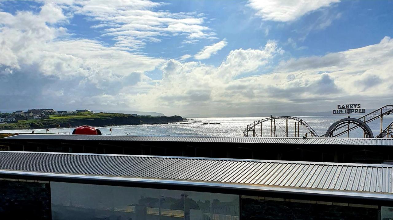 In The Heart Of Portrush - Beautiful Views Apartment Exterior photo